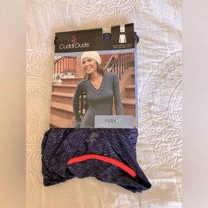 Cuddle Duds Long Sleeve V neck with thumb hole Black/Blue large NWT